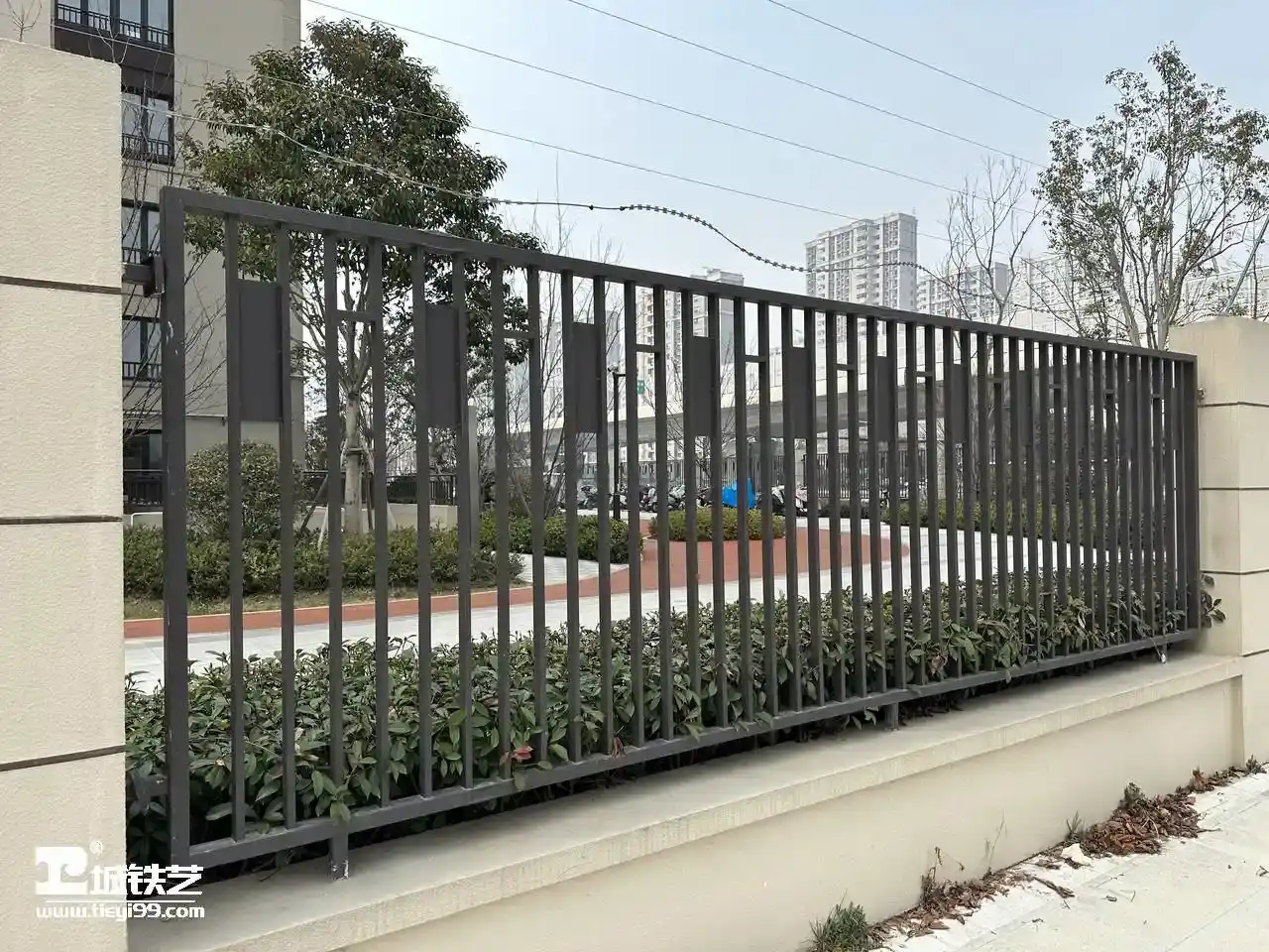 如何判断铁艺围墙护栏的使用寿命是否足够长，是否能够使用多年？