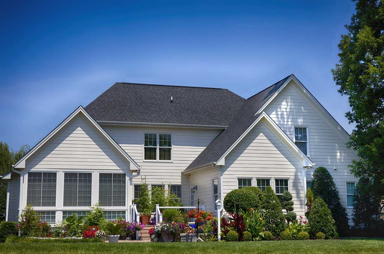你知道怎样的铁艺护栏款式更适合你的房子吗？看完这篇文章，你的选择困扰将不复存在！